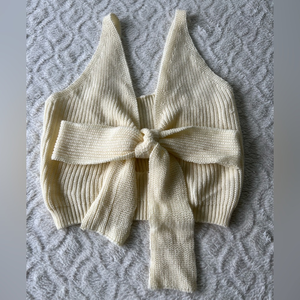 Amazon, Knitted V Neck tie Bow Crop Tank Top,  US M